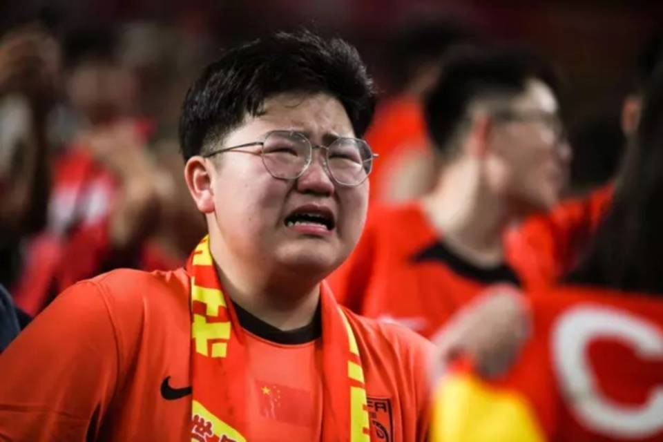 b体育官方入口-关于突破性表现引发球迷热议，球员成为焦点的信息