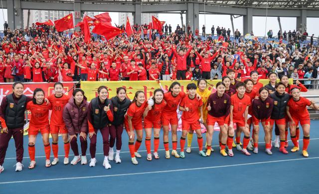 b体育官方入口-视角解读：女足比赛体现的体育精神(中国女足精神作文高中800字议论文)