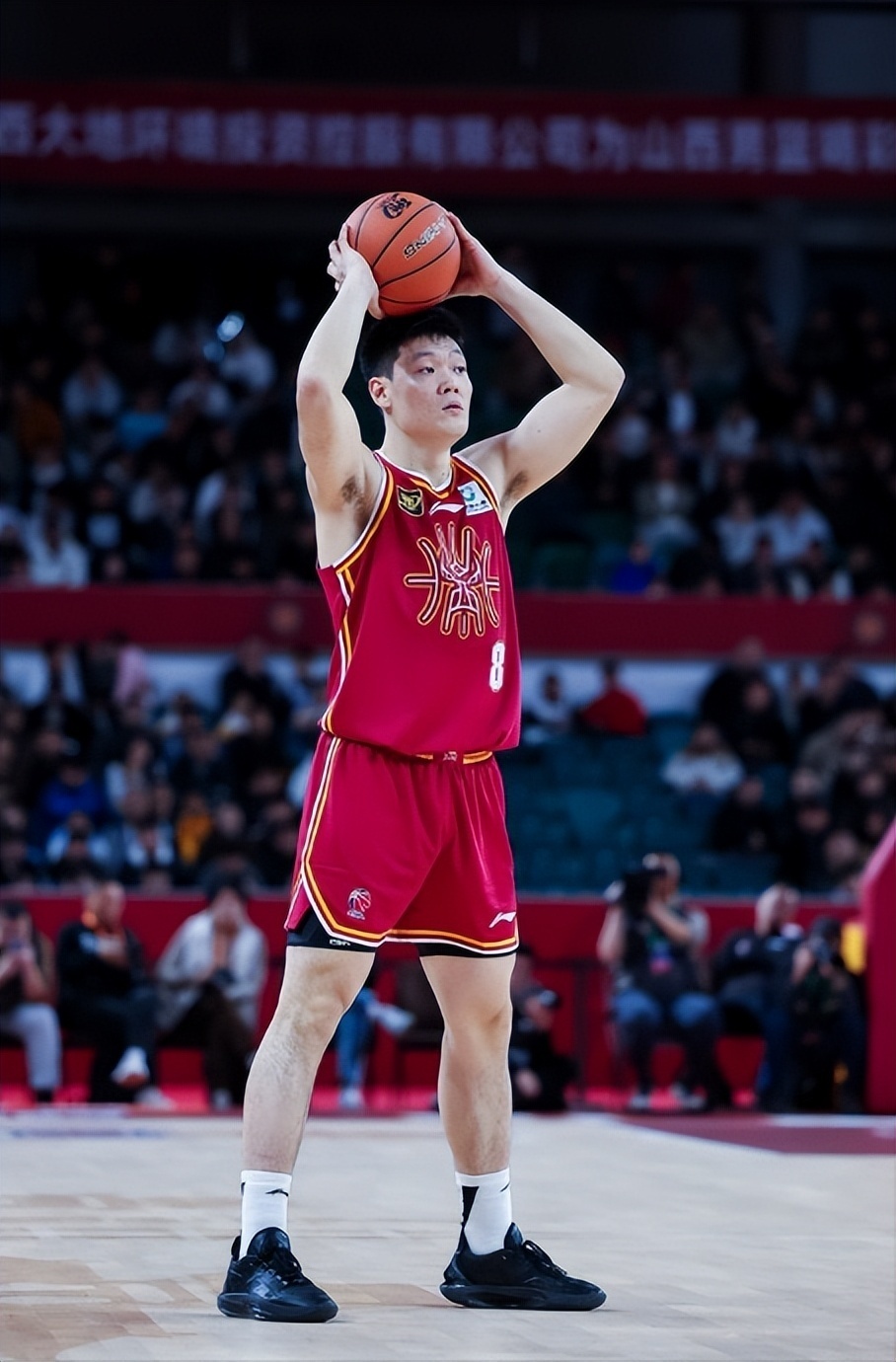 山西男篮突出领先，保持不败战绩(山西男篮突出领先,保持不败战绩的是谁)
