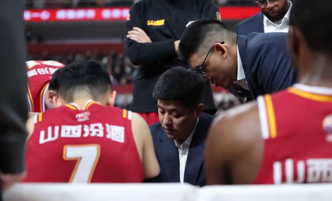 b体育娱乐-关于力压群雄：恒大攻守兼备稳居积分榜榜首！的信息