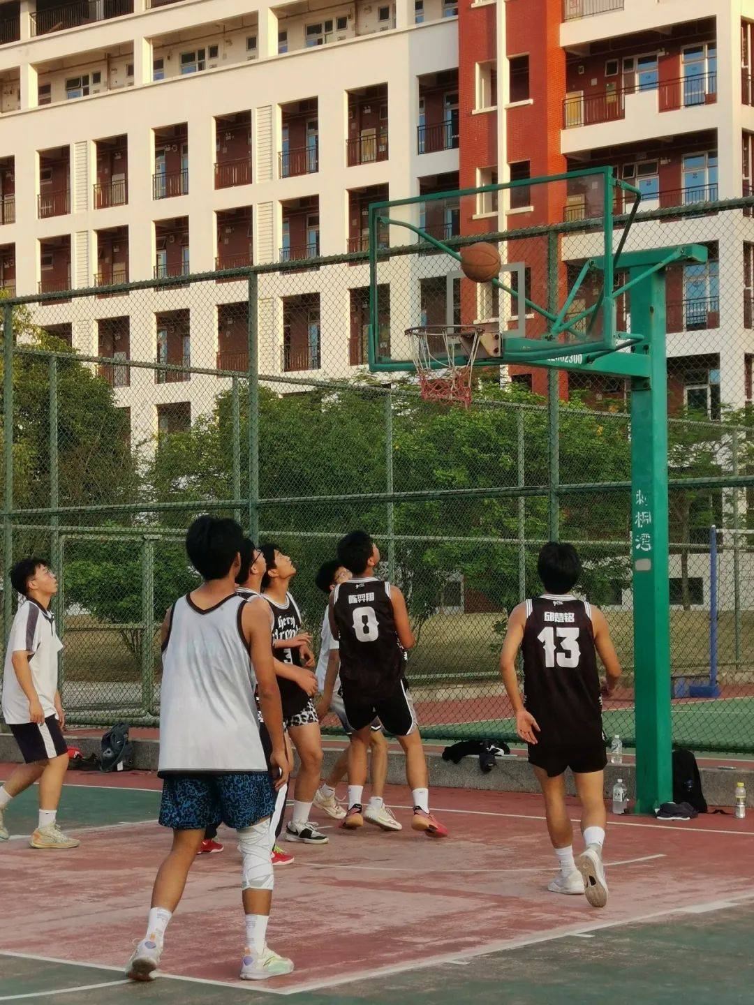 b体育官方入口-中非篮球精粹涌现，人气爆棚(中非男篮世预赛非洲区f组第四名)