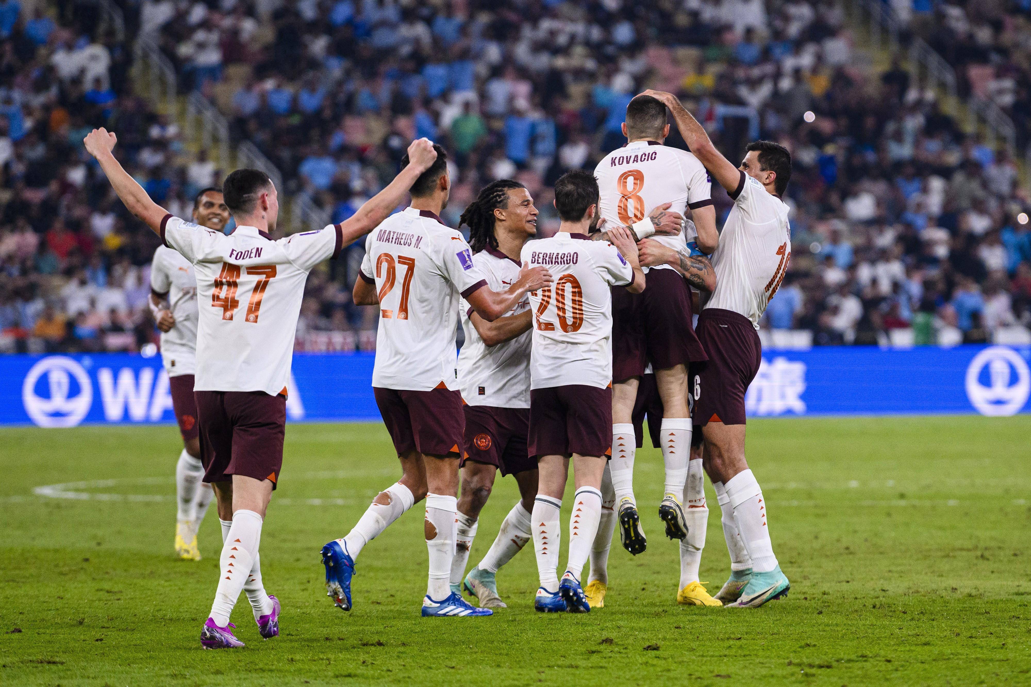 包含曼城2-0维达德！获世俱杯的词条