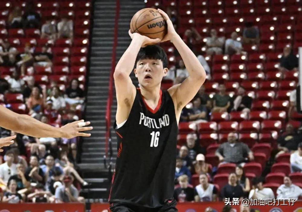 NBA夏联-杨瀚森10+5+5失误开拓者负灰熊