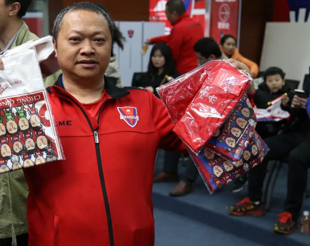 包含重庆斯威主场首战辽宁队，取得开门红的词条