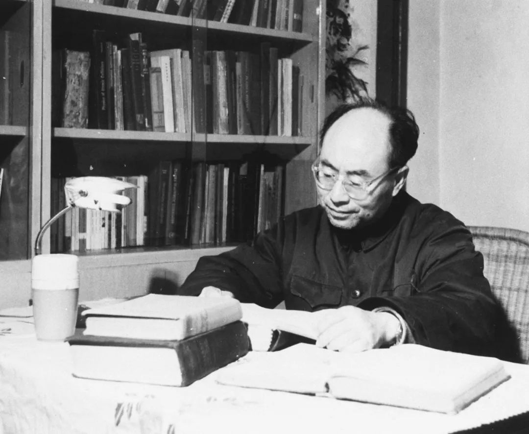 东郊日薄，足球巨擘英华灿烂